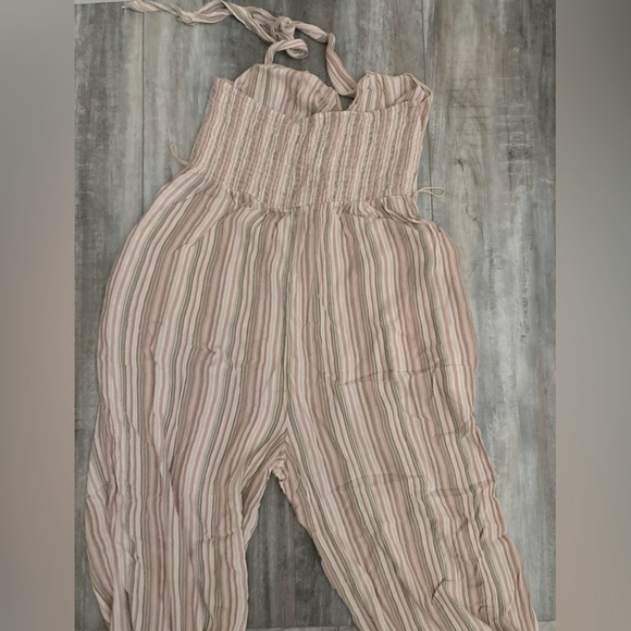 American Eagle halter jumpsuit size XL - Picture 6 of 7